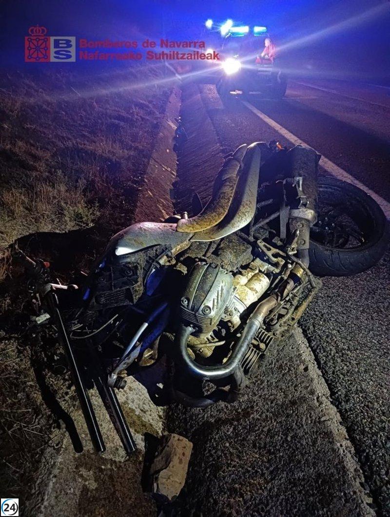 Motorista herido al colisionar con ovejas en Navascués.