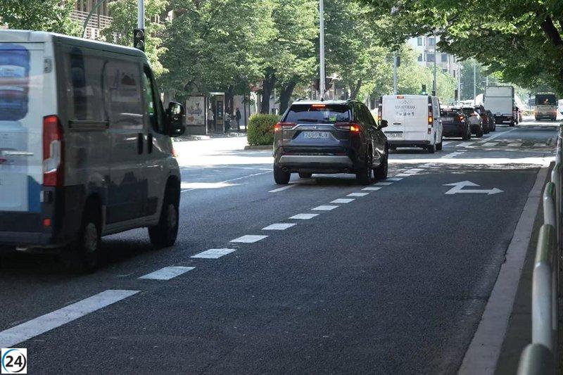 El Ayuntamiento ajusta la señalización en Baja Navarra para permitir giros a la derecha a través del carril bus.