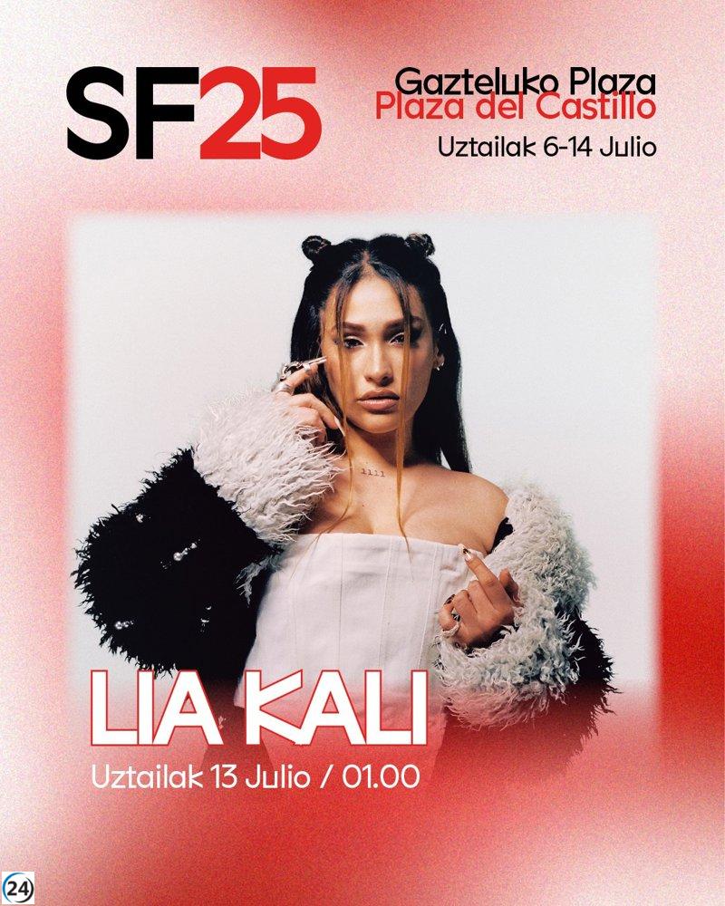 Lia Kali y Villano Antillano cierran con éxito las festividades en la Plaza del Castillo.