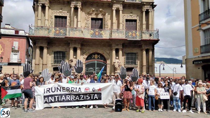 Manifestantes se agrupan en Pamplona en rechazo a la 