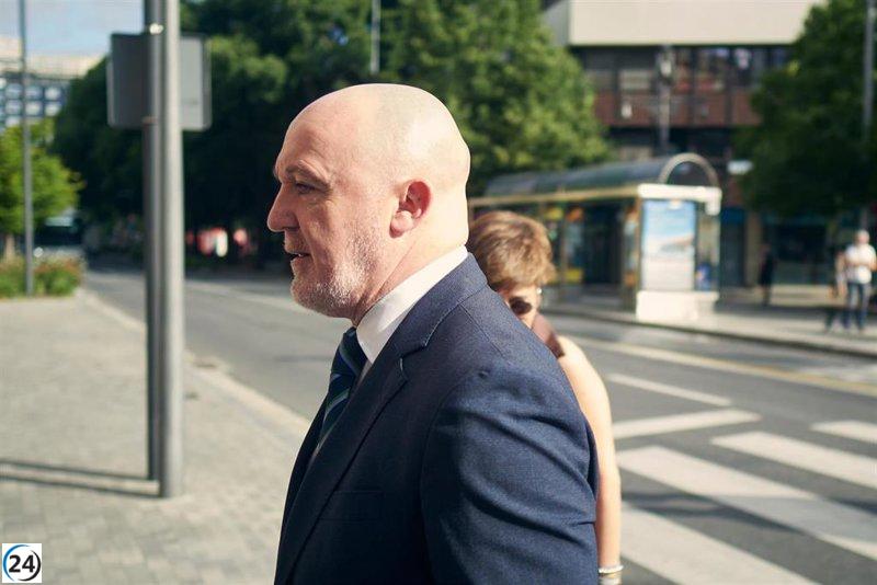 Esparza acusa a Chivite de ser la encubridora del PSOE.