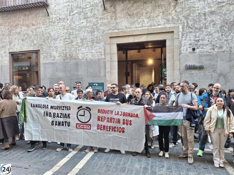 CCOO se manifiesta en Pamplona exigiendo una jornada laboral más corta y anuncia futuras protestas.