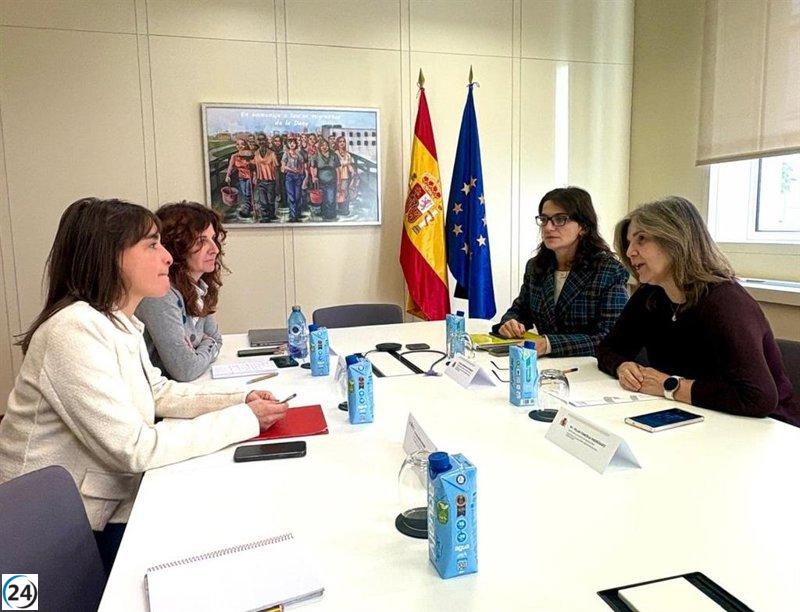 Alfaro insiste en la urgencia de fortalecer las oficinas de Extranjería en Navarra ante el Gobierno de España.