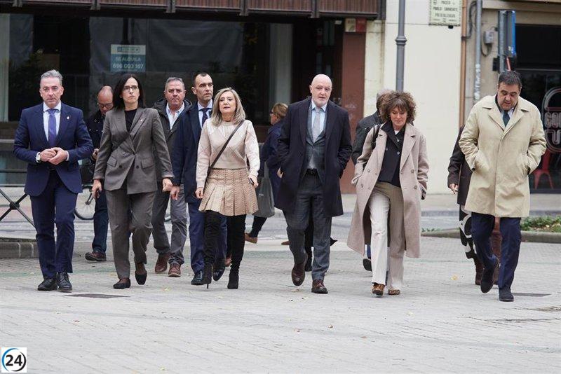 Esparza acusa a Chivite de corrupción y exige elecciones anticipadas.