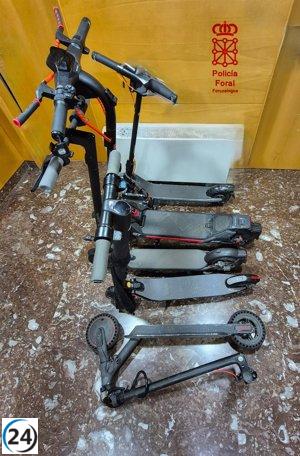 Patinetes eléctricos recuperados en Pamplona tras denuncias de vecinos.