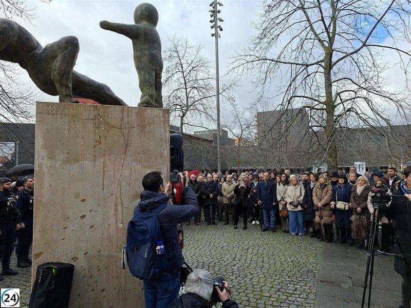 Acto de homenaje a las víctimas de ETA, que expresan creciente desánimo.