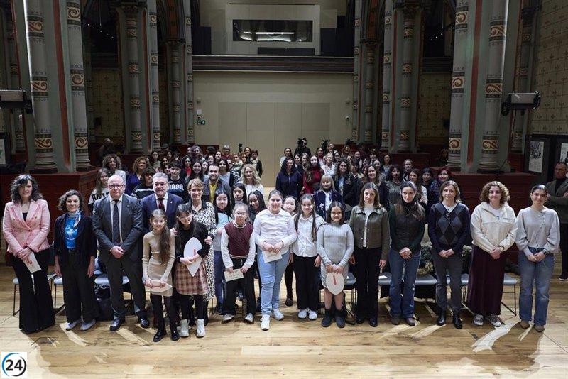 Científicas del Sistema Navarro inspiran a niñas en el campo de la investigación.