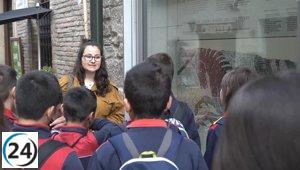 El programa municipal 'Conozcamos Pamplona' enseña historia y cultura a alumnos de Primaria.