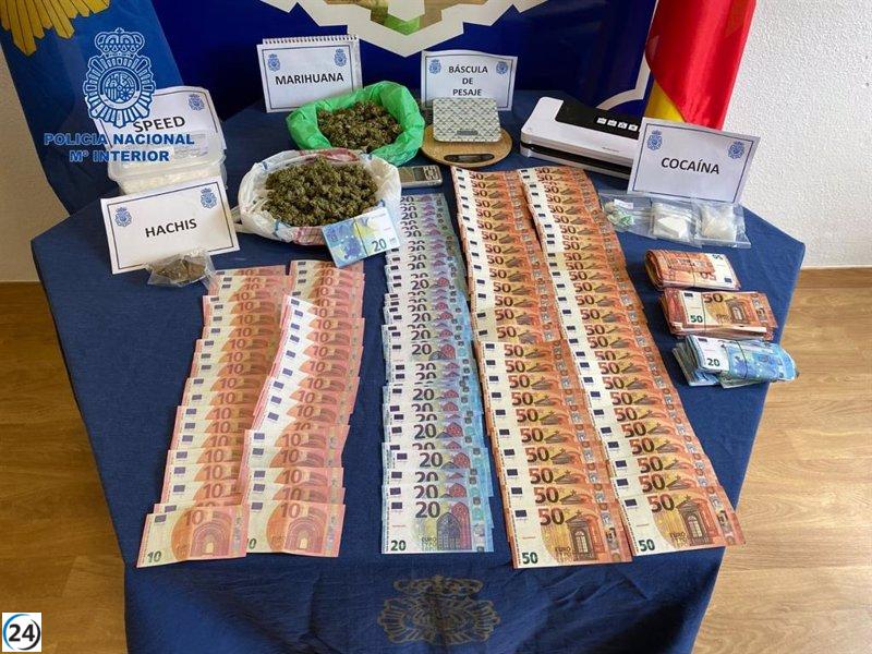 PN desarticula en Lezkairu punto de drogas y confisca 22.000€ en billetes falsos.