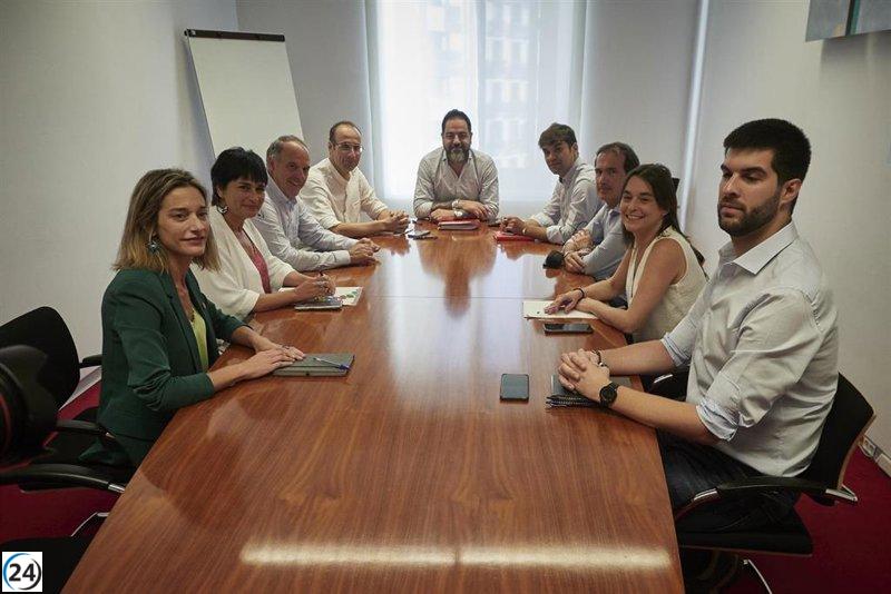 Partidos conservadores se reúnen con EH Bildu para explicar acuerdo de Gobierno