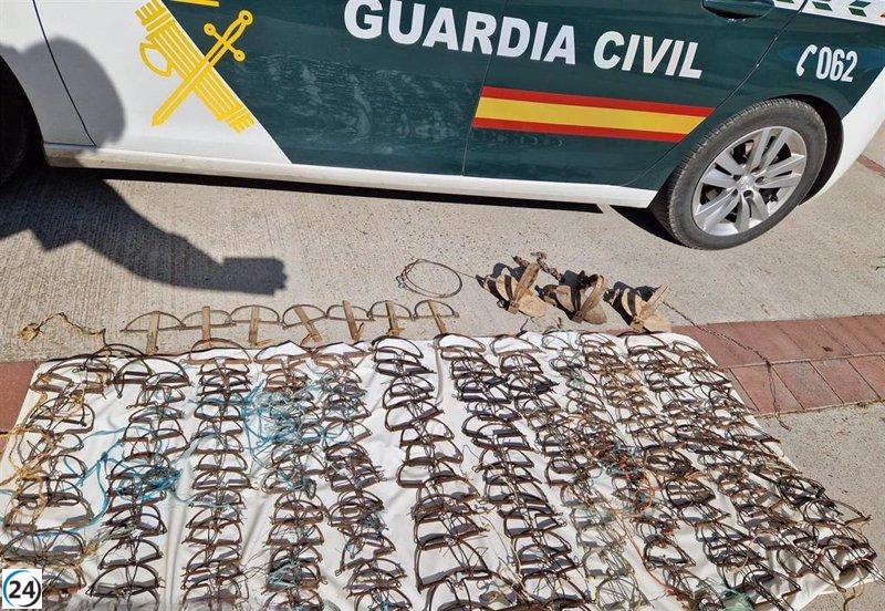 La Guardia Civil de Navarra desmantela gran cantidad de métodos de caza ilegales y asegura cepos prohibidos
