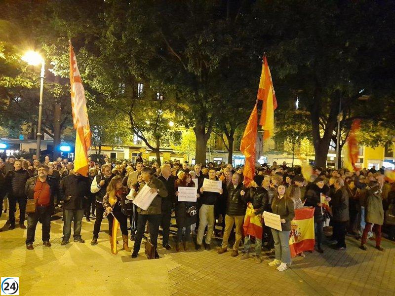 Vox bloquea condena a ataques contra sedes socialistas en el Parlamento de Navarra