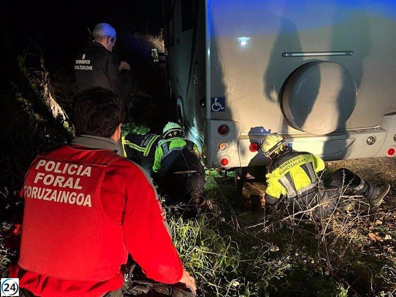 Anciana de 78 años es rescatada con éxito tras quedar atrapada debajo de su autocaravana en Puente la Reina