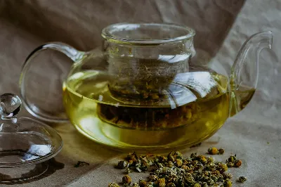 Té de manzanilla, infusión navarra que ayuda a dormir y mejorar la calidad del sueño
