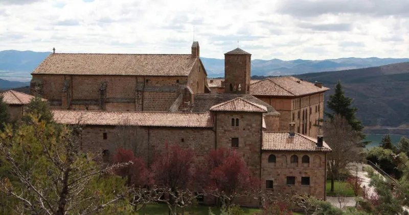 La majestuosidad del Monasterio de Leyre te cautivará