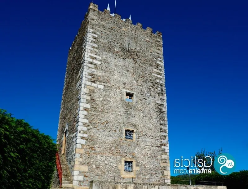 Visita la imponente Torre del Homenaje de Viana