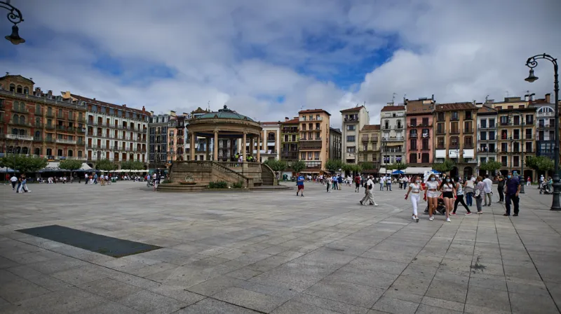 Conoce la historia de la Plaza del Castillo de Pamplona