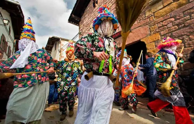 El Carnaval en Navarra: una fiesta de disfraces y diversión para todas las edades