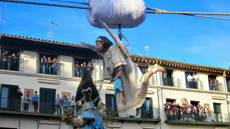 La Bajada del Ángel: una tradición religiosa de gran importancia en Tudela
