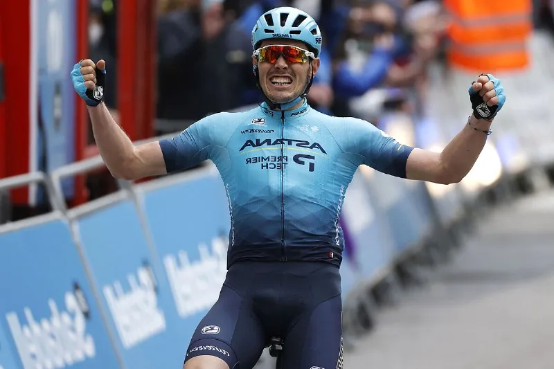 La osadía de Álex Aranburu, el ciclista del Bahrain-Victorious en Navarra